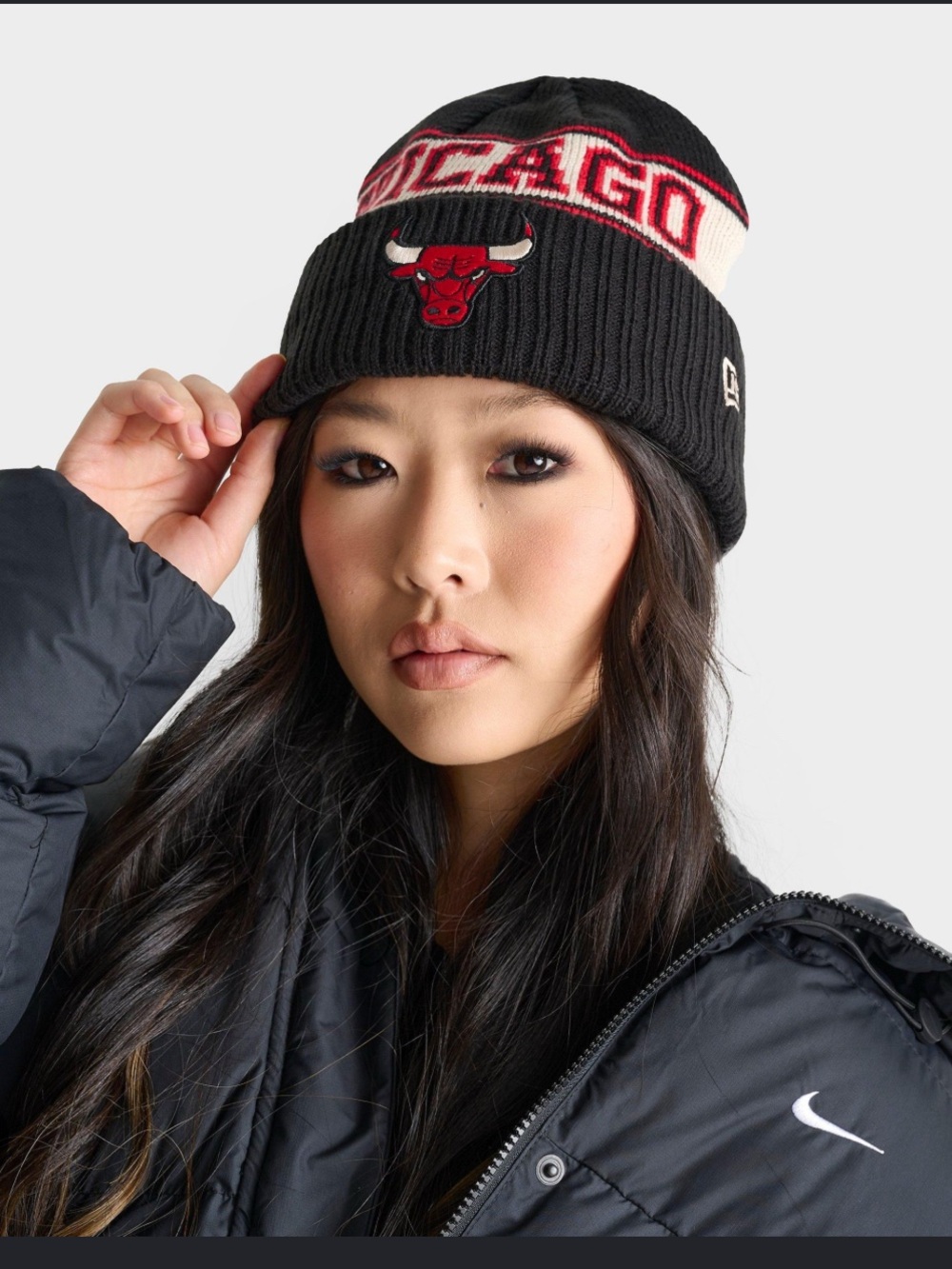 New Era Chicago Bulls Black Red Knit Beanie